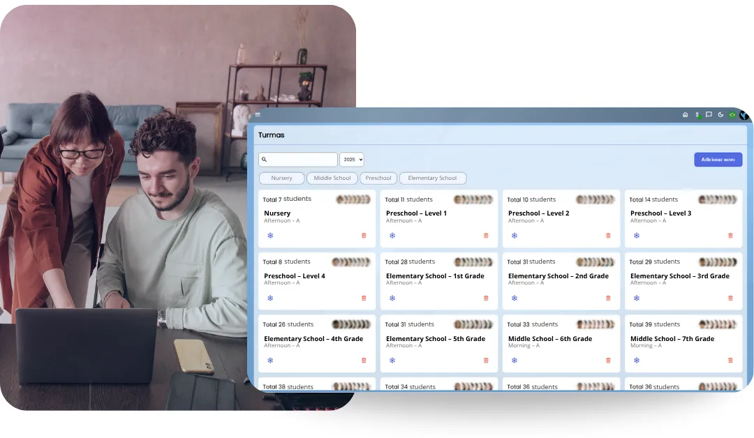 Usuária utilizando o app KeyPly